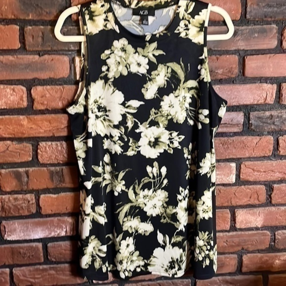 Beautiful AGB tunic. Great colors for fall with a sweater!